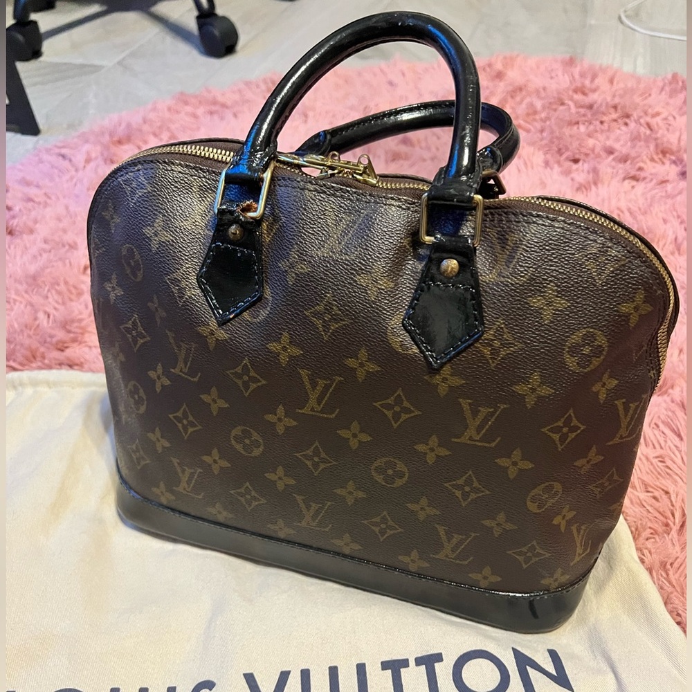 Louis Vuitton Alma monogram pm authentic